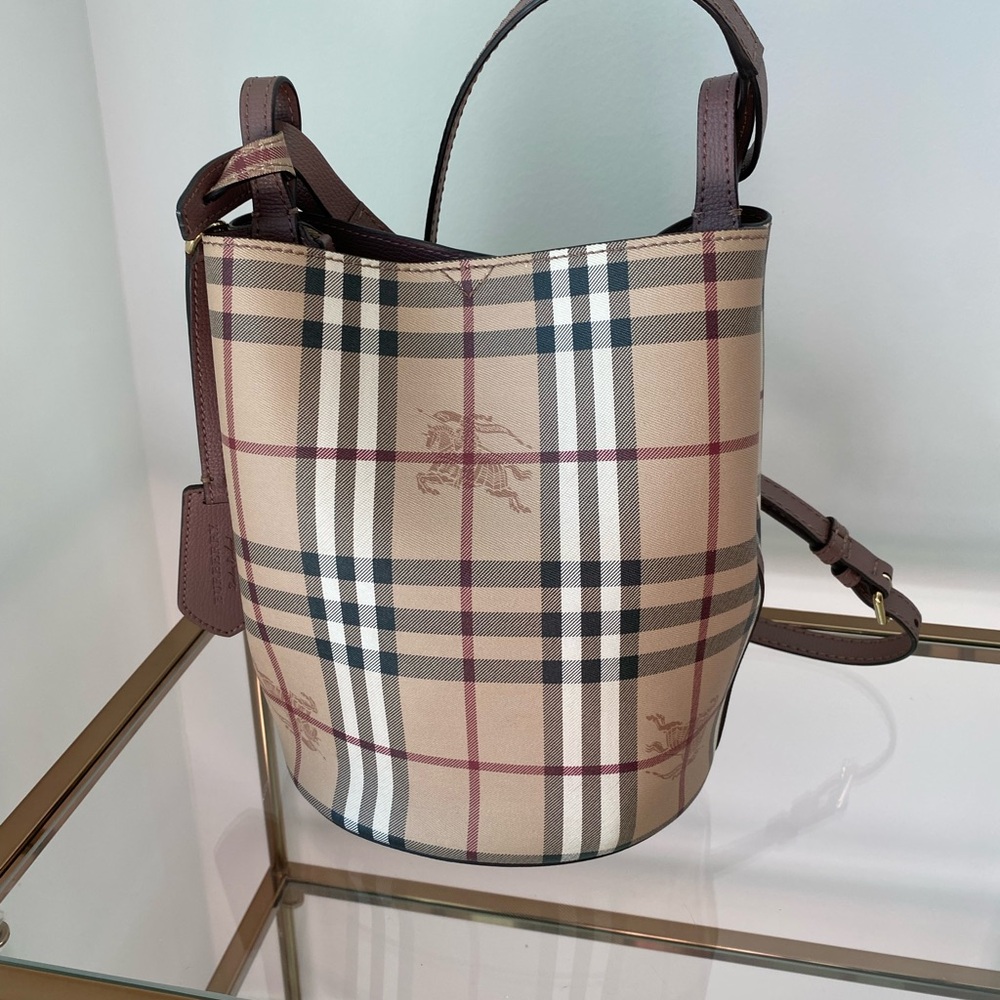 Authentic Burberry bucket bag - Picture 13 of 16